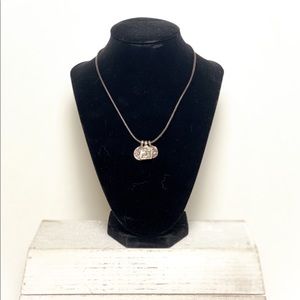 Short leather necklace